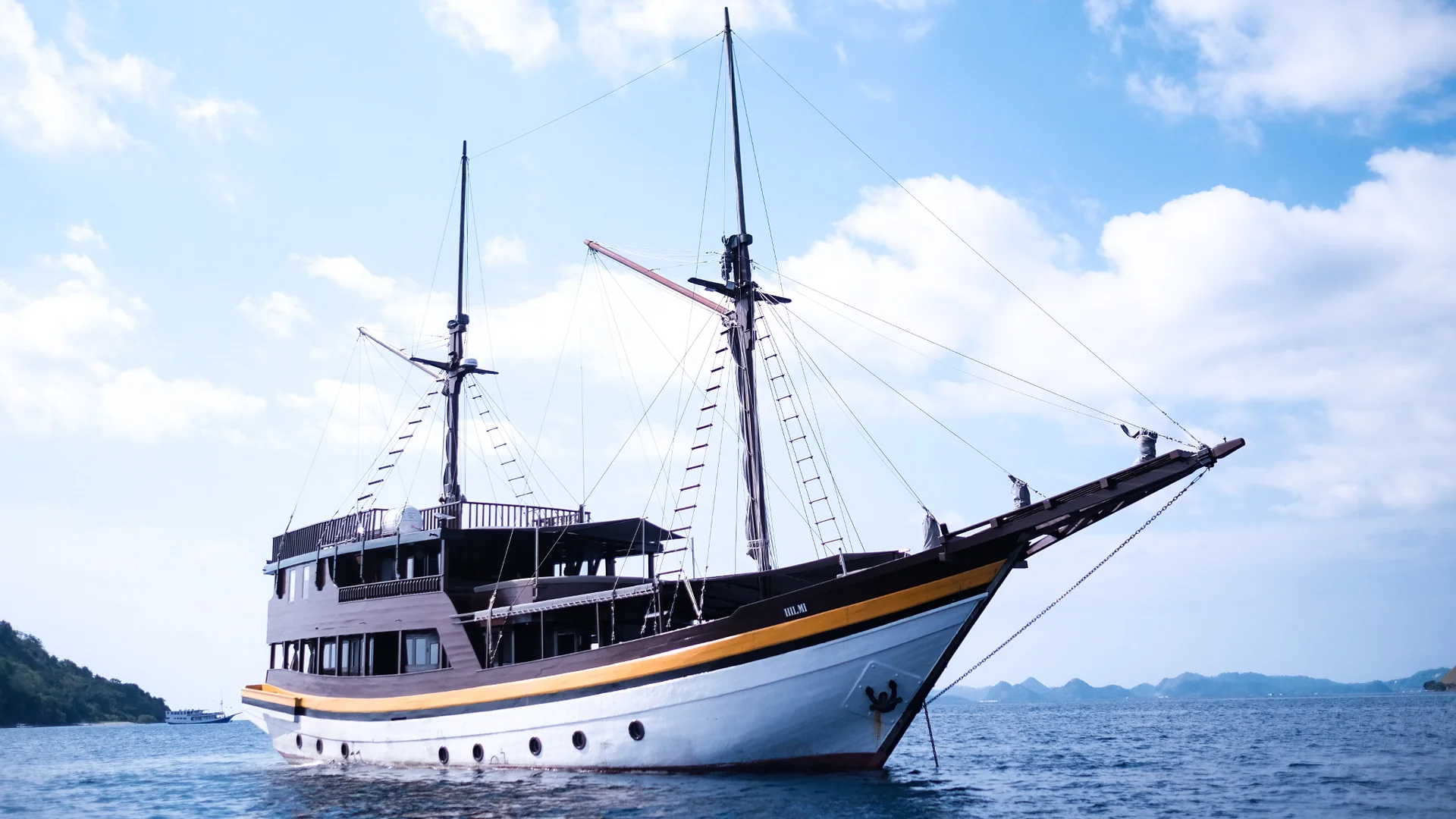 Phinisi sailing in Labuan Bajo